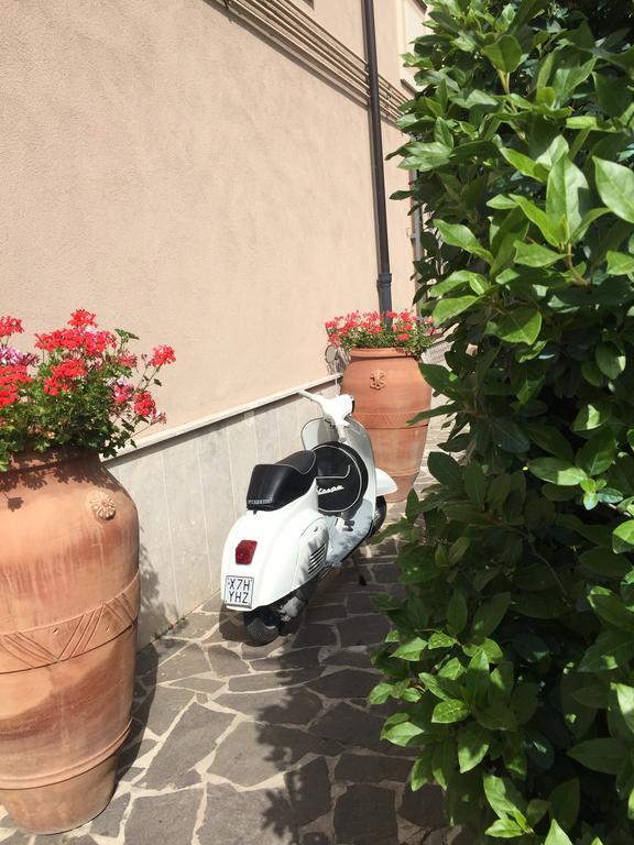 Bed and Breakfast Casina Dei Marsi Avezzano Exterior foto